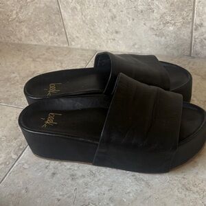 BEEK Platform Leather Slides